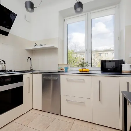 Beautiful & Modern Near The Center By Renters *