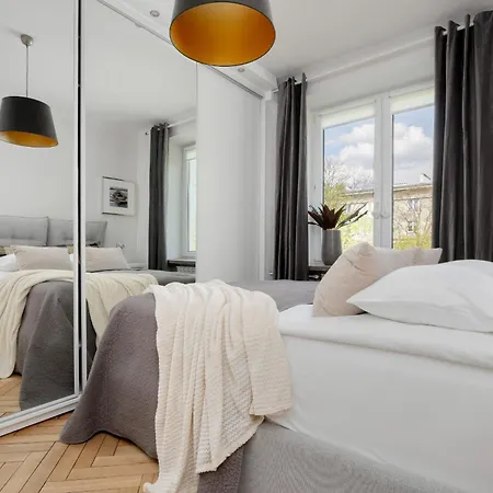 Beautiful & Modern Near The Center By Renters *