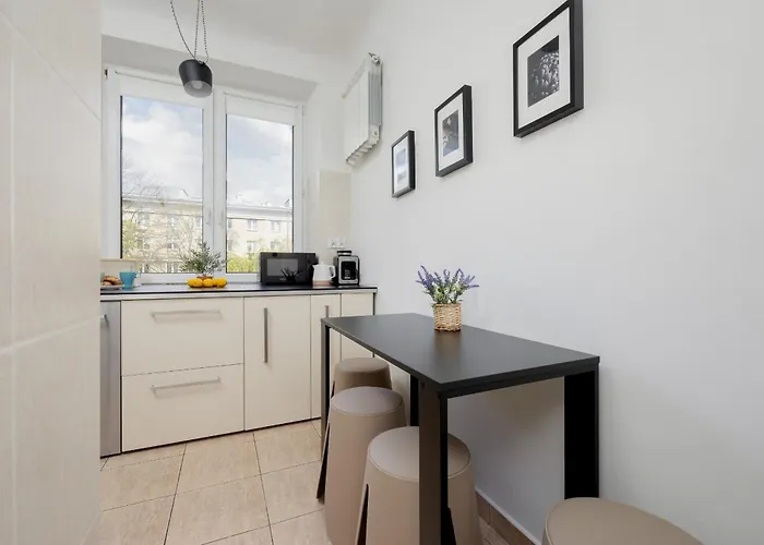 Beautiful & Modern Near The Center By Renters Apartament Warszawa