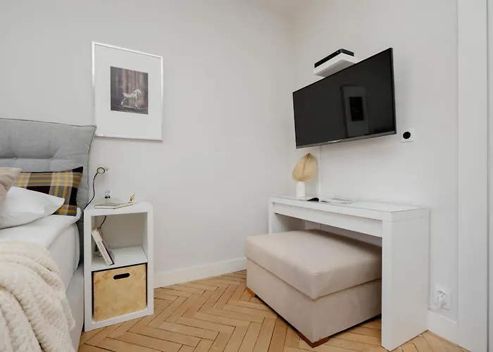 Beautiful & Modern Near The Center By Renters Apartament *