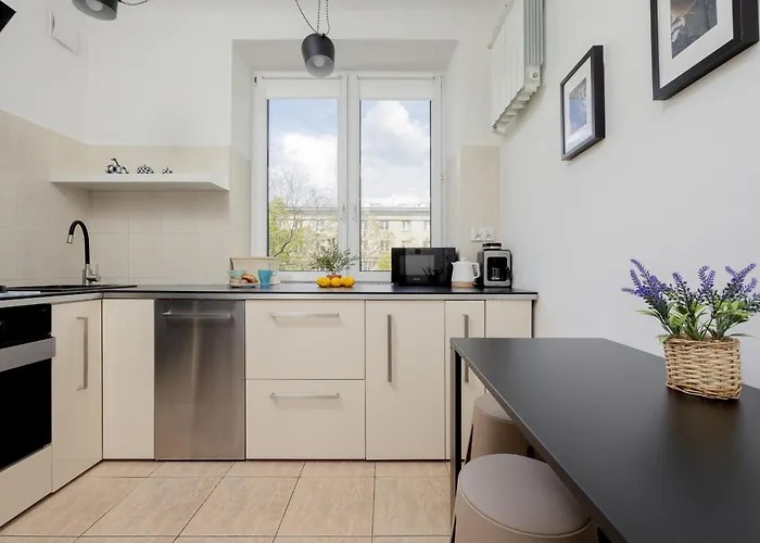 Beautiful & Modern Near The Center By Renters Apartament Warszawa