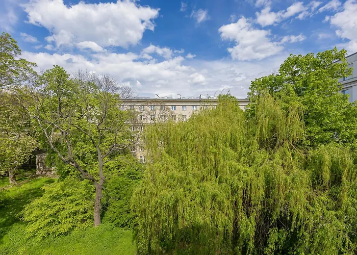 Apartament Beautiful & Modern Near The Center By Renters *