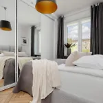 Beautiful & Modern Near The Center By Renters *