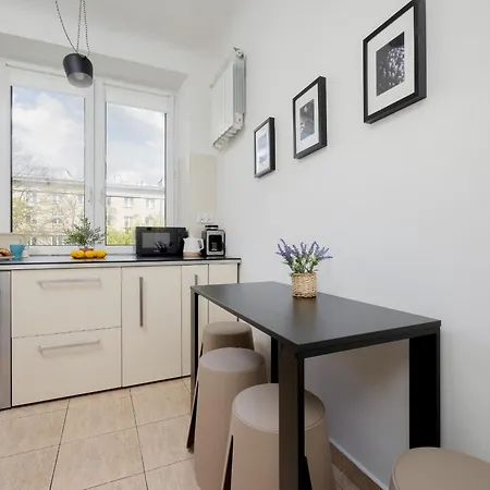 Beautiful & Modern Near The Center By Renters Apartamento Varsovia