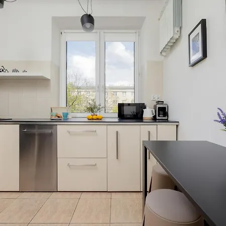 Beautiful & Modern Near The Center By Renters Apartment Warschau